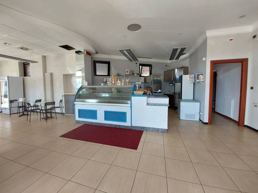 negozio in affitto a Piossasco