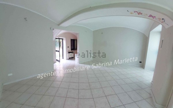locale commerciale in affitto a Piossasco in zona Merlino.
