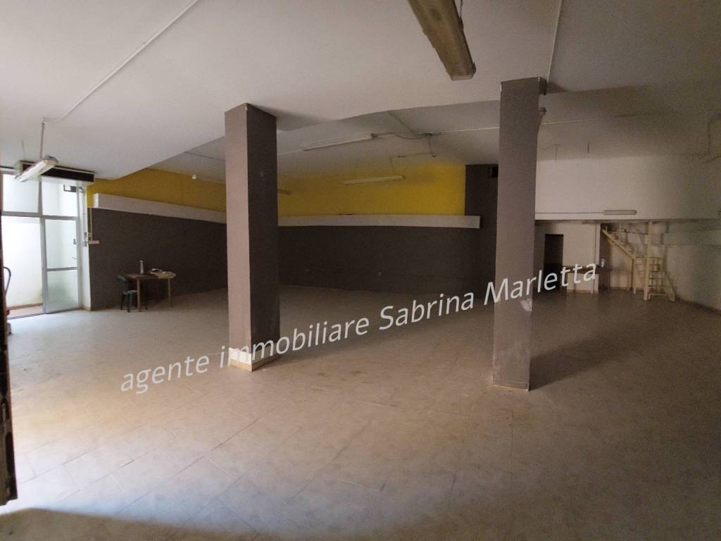 locale commerciale in affitto a Piossasco