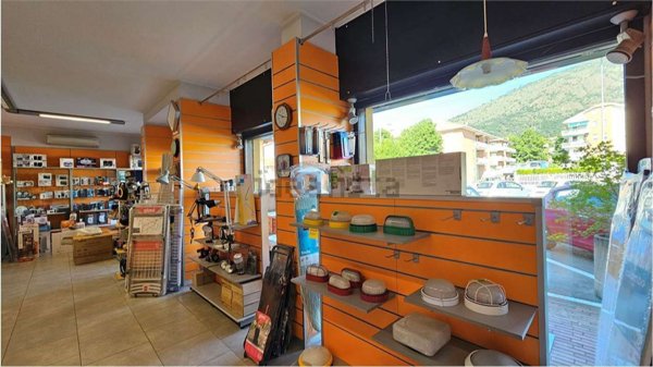 locale commerciale in affitto a Piossasco
