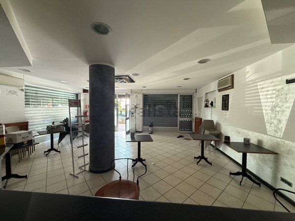 negozio in affitto a Piossasco