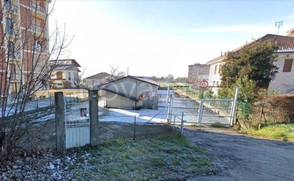 negozio in affitto a Piossasco