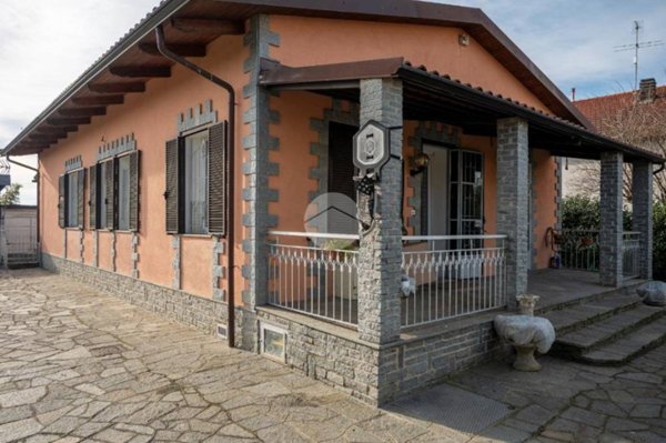 casa indipendente in affitto a Piossasco