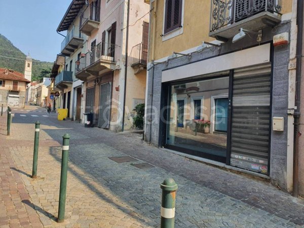 negozio in affitto a Piossasco in zona Merlino.