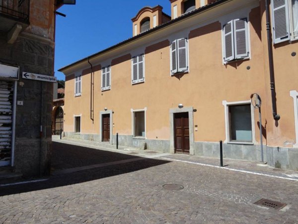ufficio in affitto a Piossasco in zona Merlino.