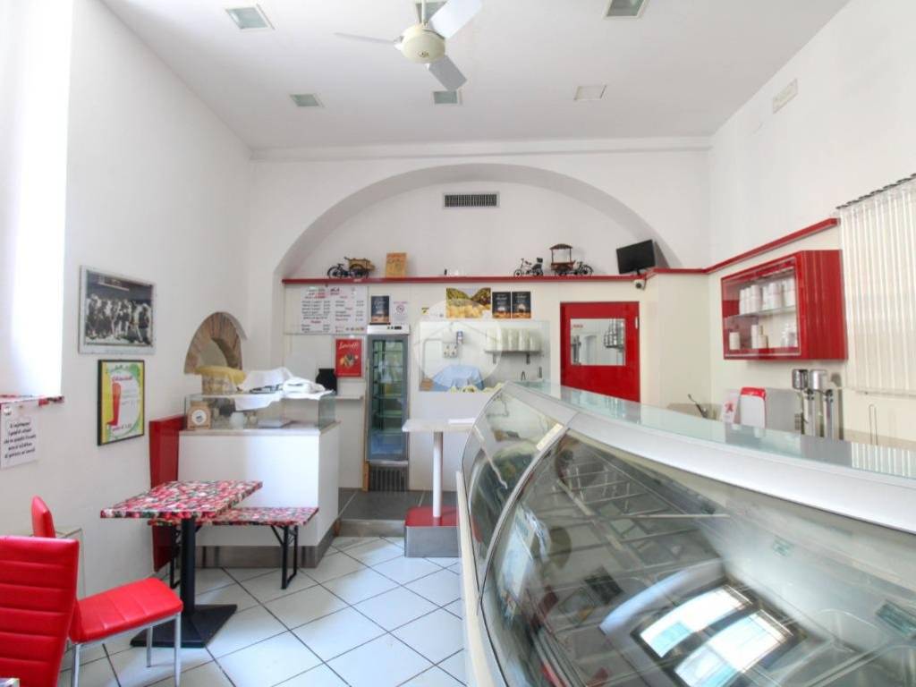 negozio in affitto a Vailate