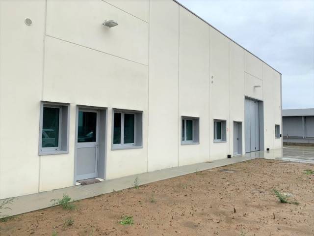 locale commerciale in affitto a Vailate