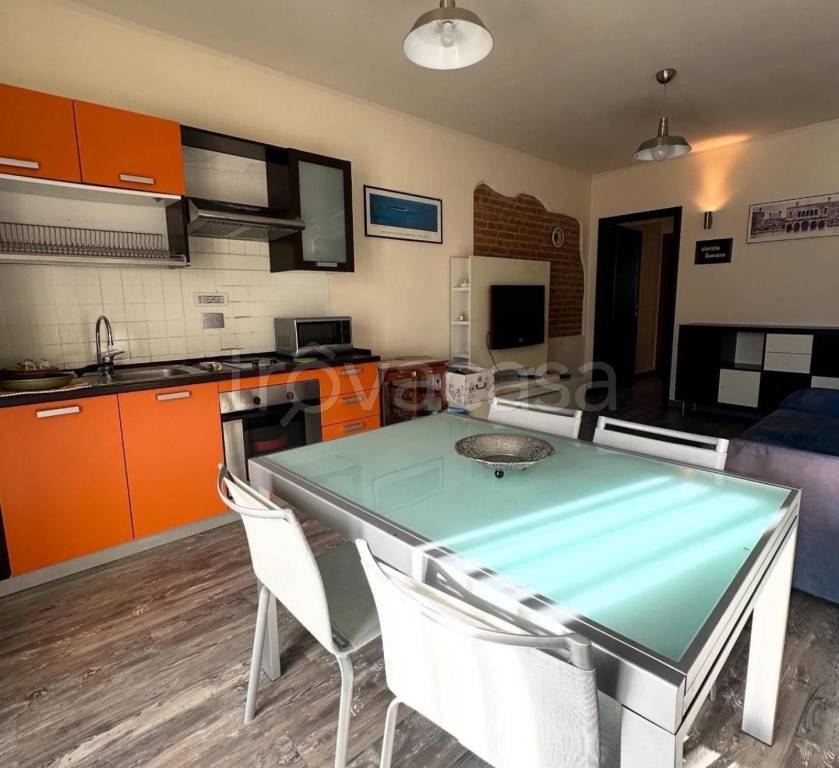 appartamento in affitto a Piscina