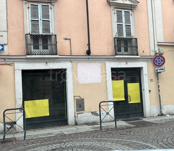 negozio in affitto a Piscina