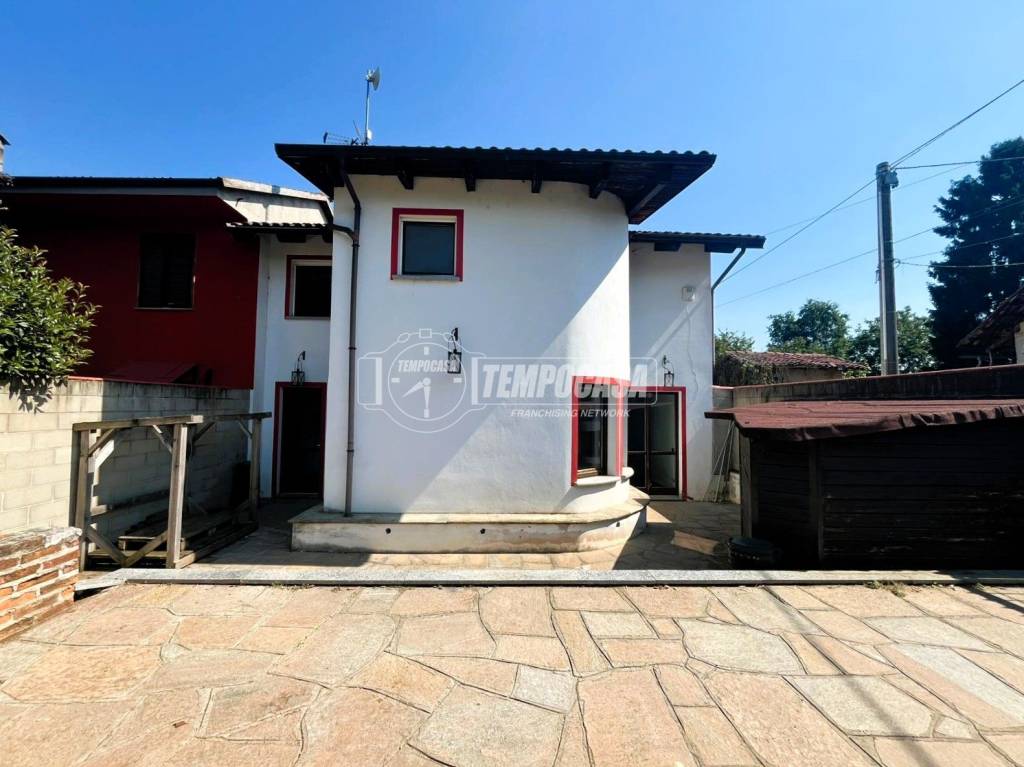 casa indipendente in affitto a Piscina