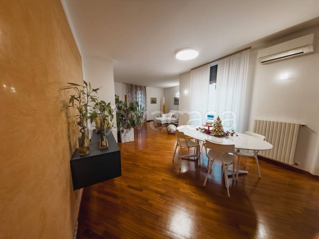 appartamento in affitto a Piscina