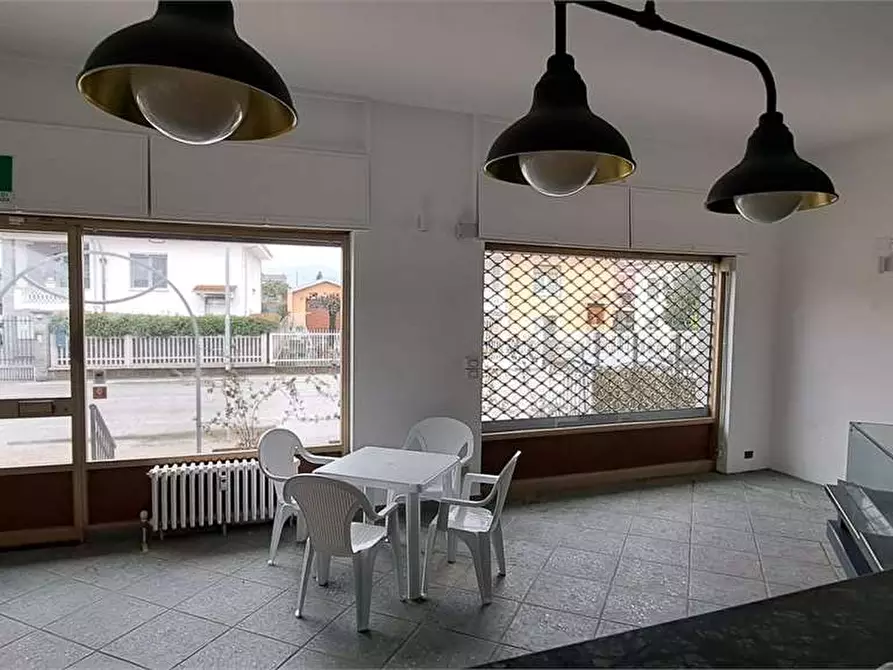 negozio in affitto a Piscina