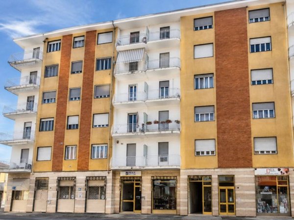 appartamento in affitto a Piscina