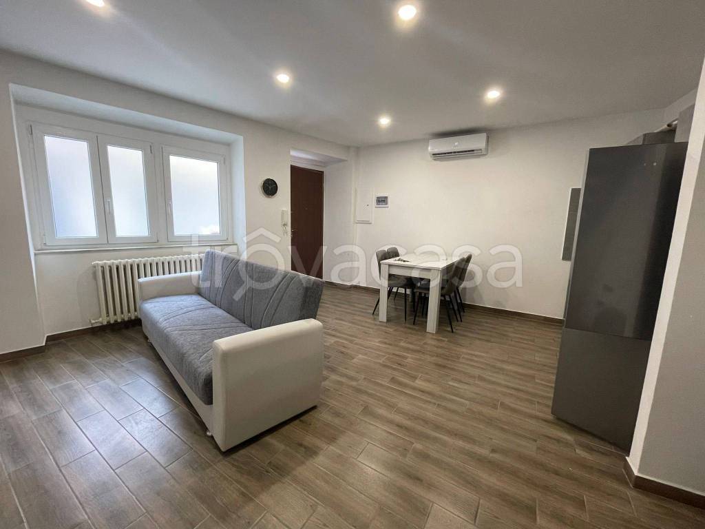 appartamento in affitto a Piscina