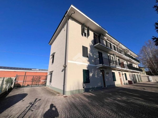 locale commerciale in affitto a Poirino