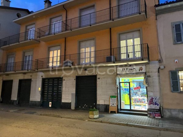 negozio in affitto a Poirino