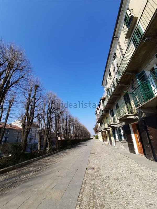 locale commerciale in affitto a Poirino