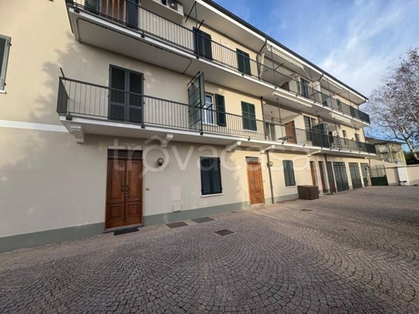 locale commerciale in affitto a Poirino