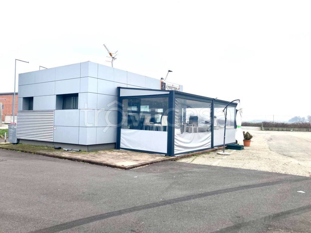 negozio in affitto a Poirino