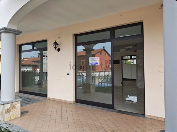 locale commerciale in affitto a Poirino in zona Tetti Brossa