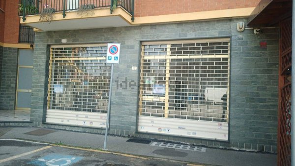 negozio in affitto a Rivalta di Torino