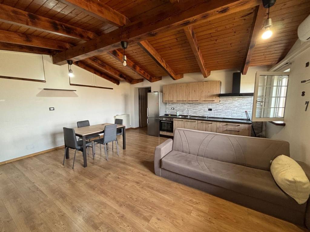 appartamento in affitto a Rivalta di Torino in zona Hella