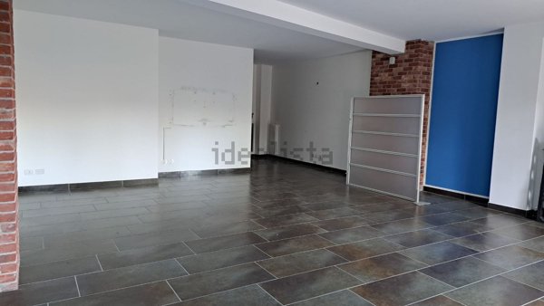 locale commerciale in affitto a Rivalta di Torino