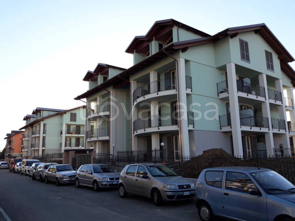 locale commerciale in affitto a Riva presso Chieri