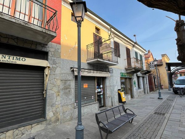 locale commerciale in affitto a Riva presso Chieri