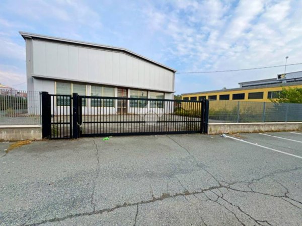 locale commerciale in affitto a Rivarolo Canavese