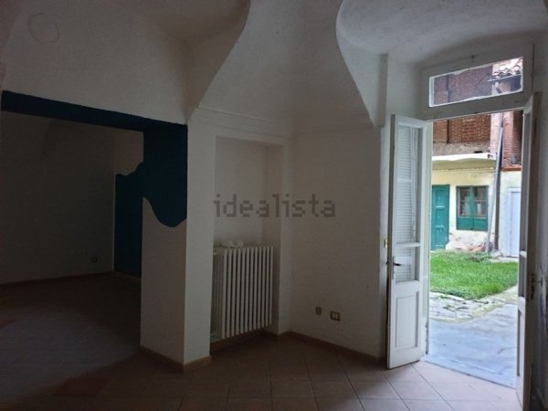 locale commerciale in affitto a Rivarolo Canavese