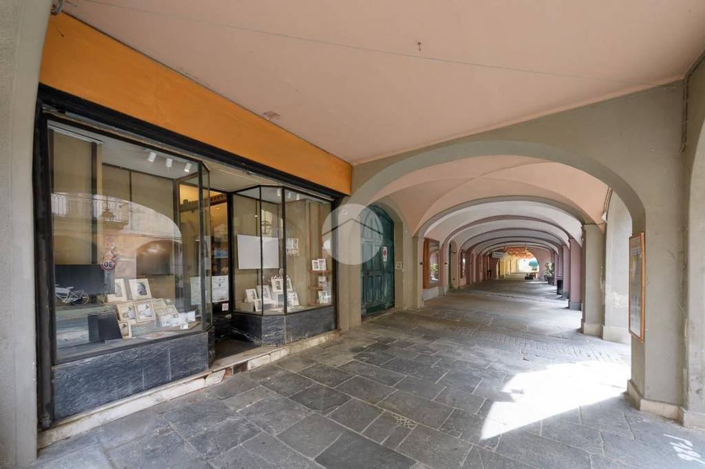 negozio in affitto a Rivarolo Canavese