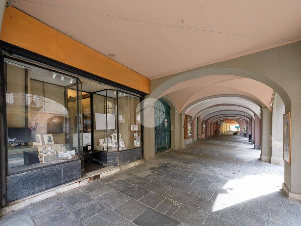 negozio in affitto a Rivarolo Canavese