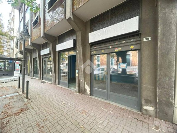 negozio in affitto a Rivarolo Canavese