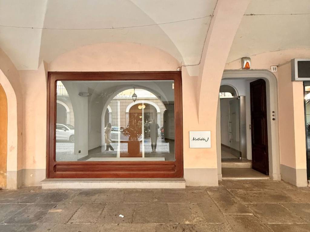 negozio in affitto a Rivarolo Canavese