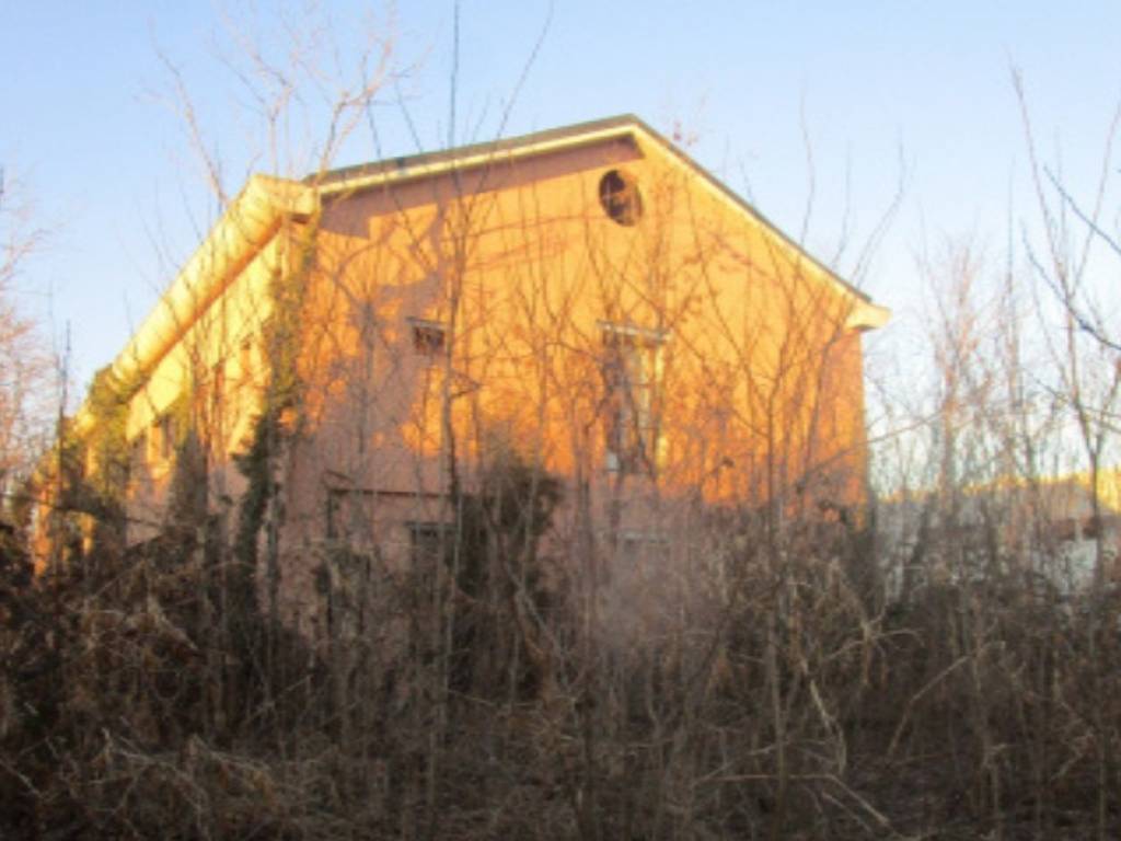 locale commerciale in affitto a Rivarolo Canavese in zona Pasquaro