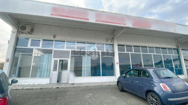 locale commerciale in affitto a Rivarolo Canavese