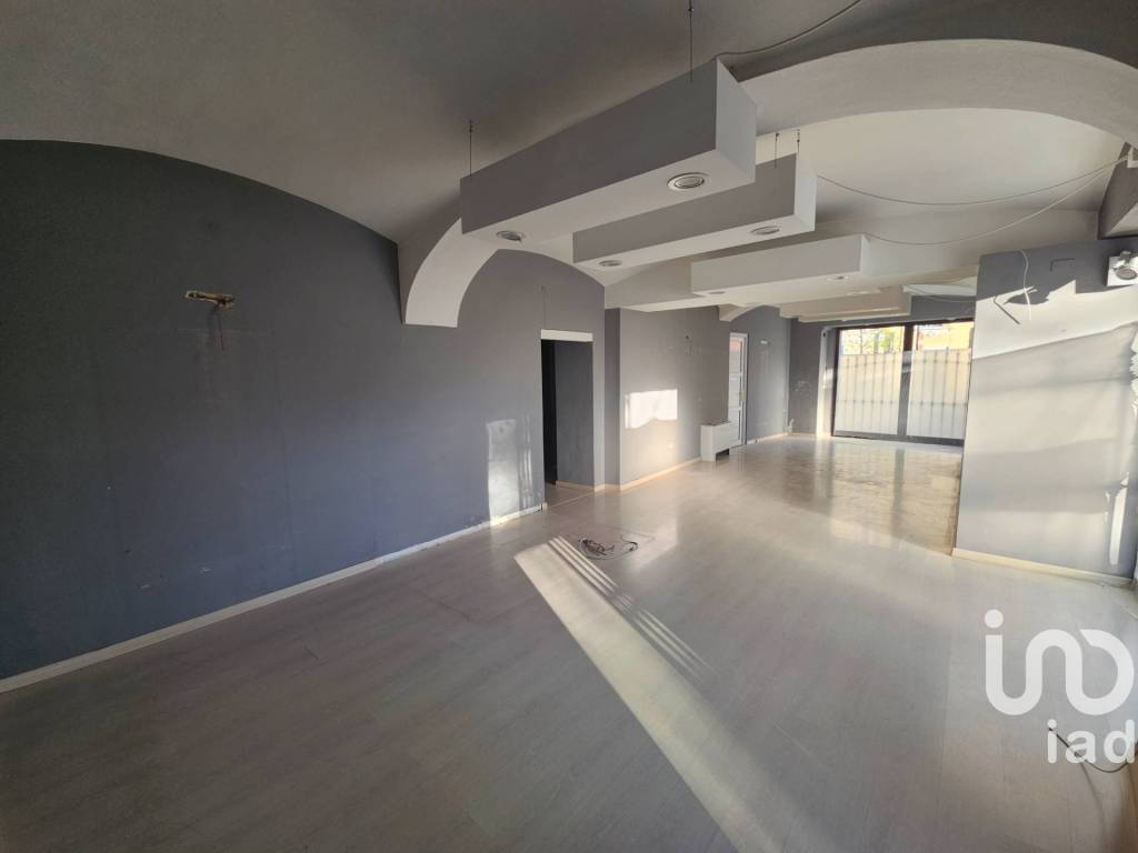 negozio in affitto a Rivarolo Canavese