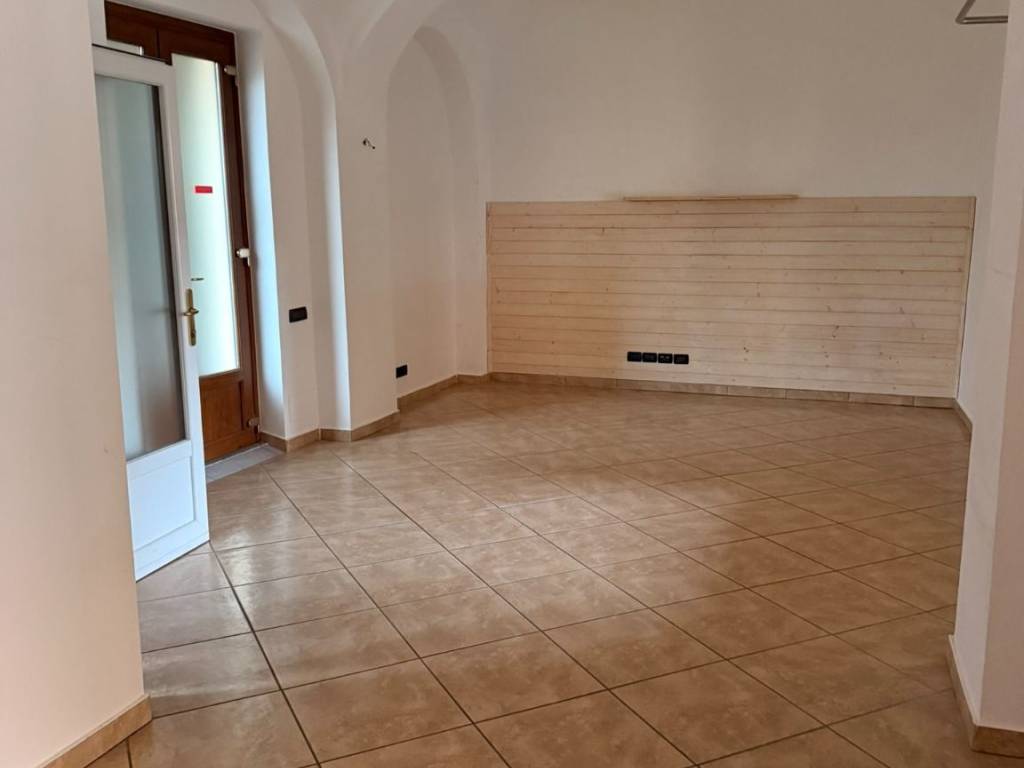 negozio in affitto a Rivarolo Canavese