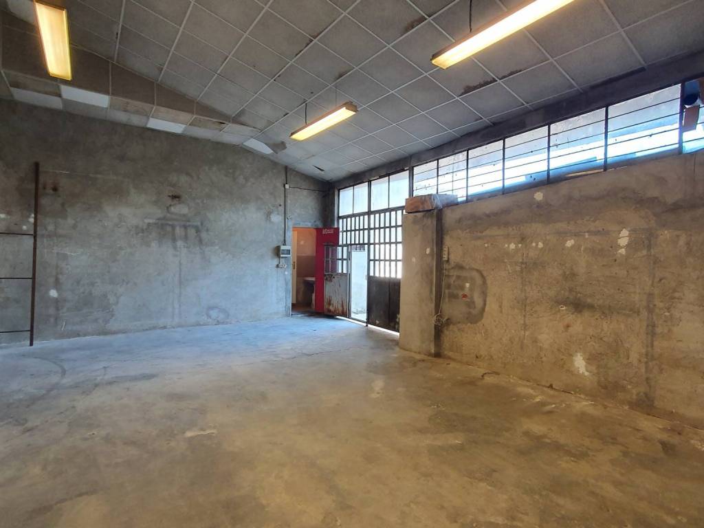 locale commerciale in affitto a Rivarolo Canavese