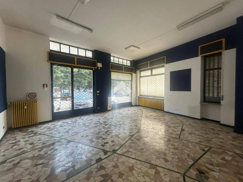 negozio in affitto a Rivarolo Canavese