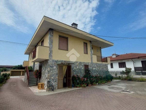 appartamento in affitto a Rivarolo Canavese in zona Vesignano