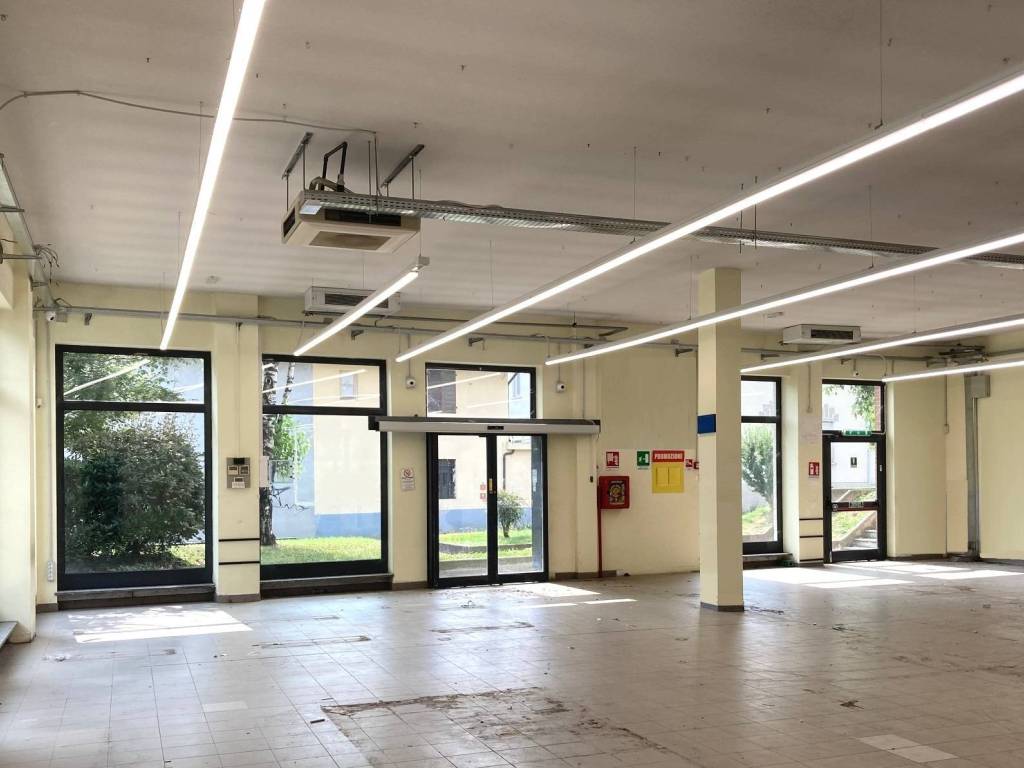 locale commerciale in affitto a Rivoli in zona Bruere