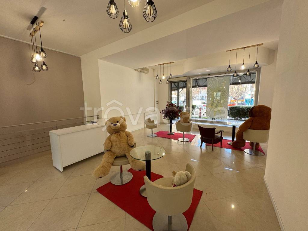 negozio in affitto a Rivoli