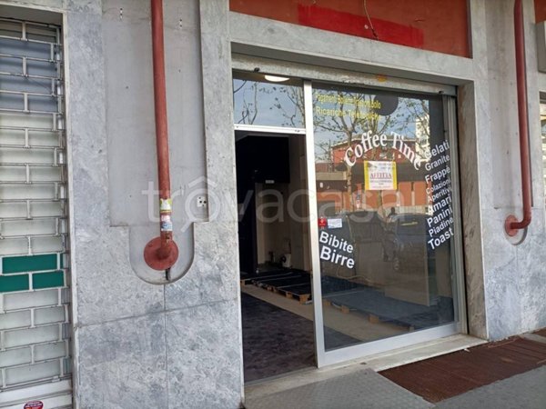 negozio in affitto a Rivoli in zona Cascine Vica