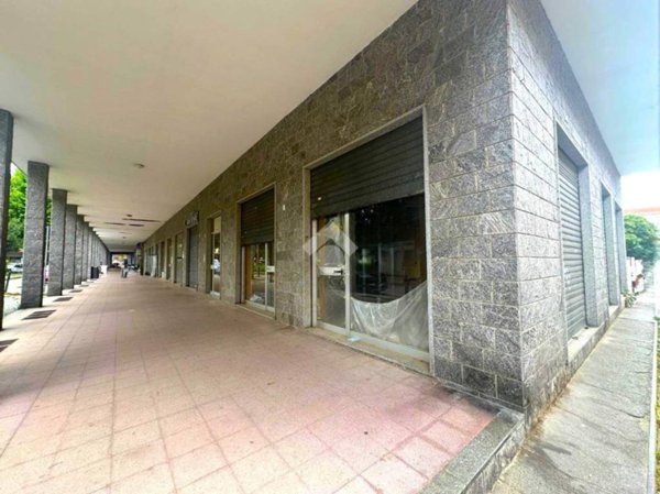negozio in affitto a Rivoli