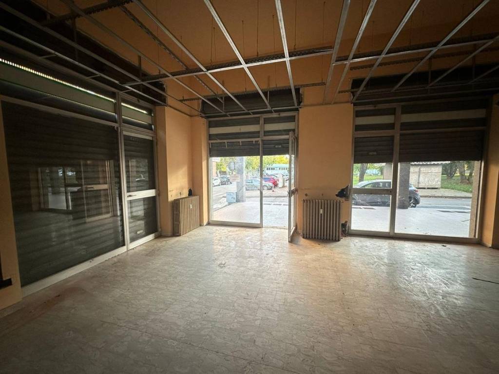 negozio in affitto a Rivoli