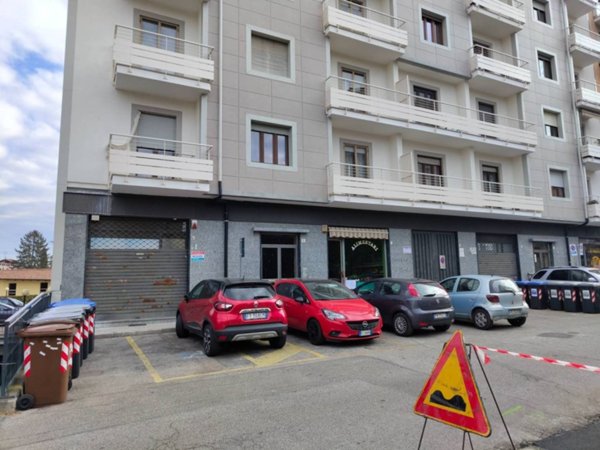 negozio in affitto a Rivoli