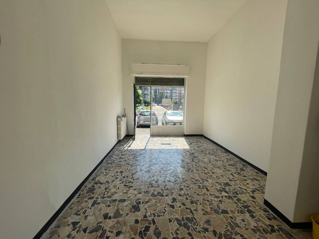 negozio in affitto a Rivoli