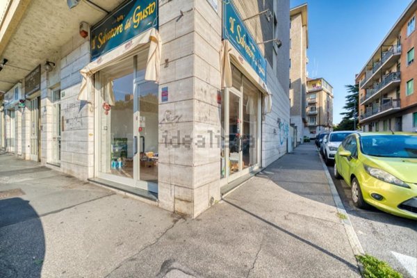 negozio in affitto a Rivoli